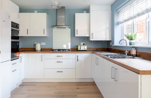 Bicester Casa | 4 Bedroom Detached House 5mins Walk to Shopping Village