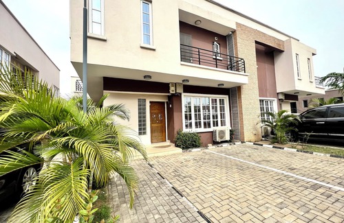 Utako Casa | 4 BEDROOM DUPLEX WITH POOL, GYM, WIFI, 24 Hrs LIT IN A SECURED ESTATE UtakoAbuja