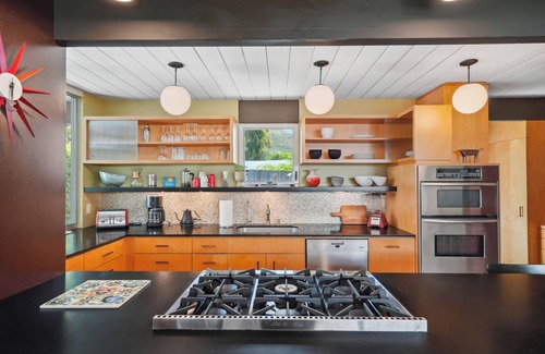 Thousand Oaks Casa | 4 bedroom Eichler Estate with AC, WiFi, Pool, Spa, and Piano