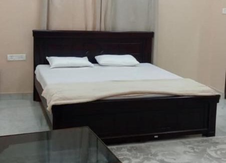 Hyderabad Apartamento | 4-Bedroom Elegant and Spacious AC Apartment only for families, Prime Location, Just 100m from Main Road!