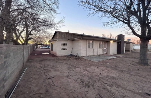 South Valley Casa | 4 bedroom Family friendly and spacious house in the South Valley area.