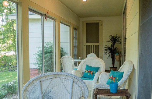 Jackson Casa | Casa familiar de 4 dormitorios con hermosa sala de sol