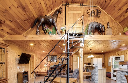 New Tazewell Otro | 4 bedroom farmhouse within walking distance to Norris Lake