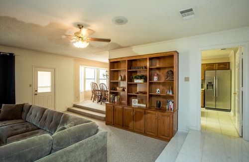 Sanger Casa | 4 Bedroom Farmhouse XXII & Event Venue 117 Acres