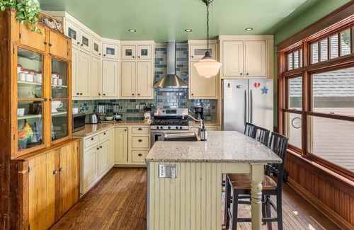 Green Lake Casa | 4 Bedroom Fordham House