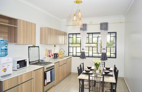 Nakuru County Apartamento | 4 bedroom furnished apartment with private garden in Nakuru, Kenya