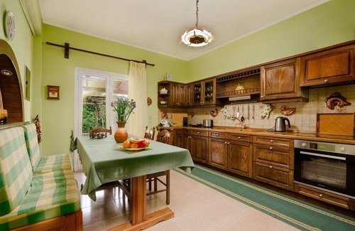 Pelekas Casa | 4 Bedroom Garden House