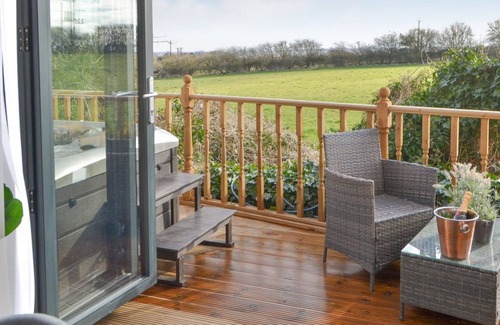 Gateshead Cabaña | 4 bedroom accommodation in Springwell, near Gateshead