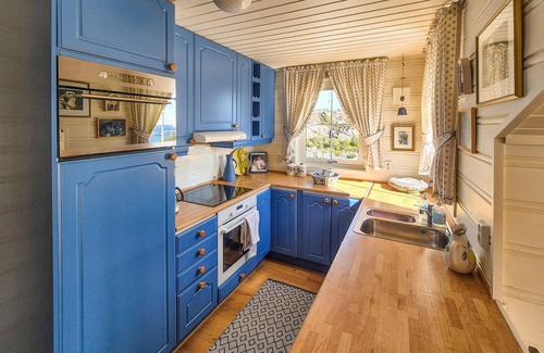 Sund Casa | 4 bedroom gorgeous home in Steinsland
