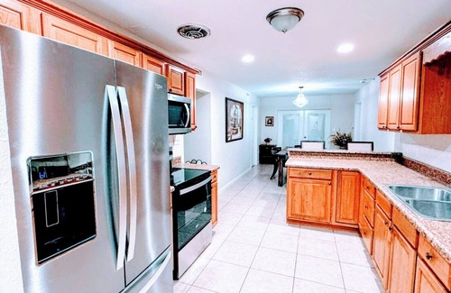 Pine Hills Casa | 4-bedroom Haven Retreat in Orlando near Universal & Disney