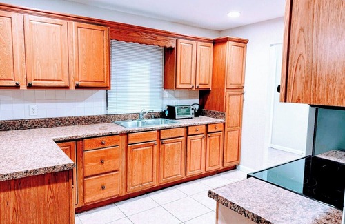 Pine Hills Casa | 4-bedroom Haven Retreat in Orlando near Universal & Disney