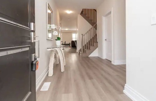 Watertown Casa | 4 bedroom home backing onto pond- sleeps 8
