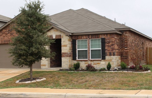 Medina Valley Casa | 4-bedroom home close to Sea World, Lackland AFB, & many other attractions!