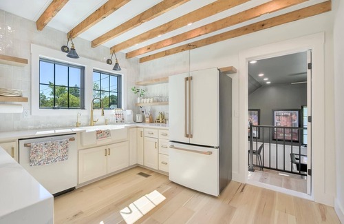 Nashville Casa | 4 bedroom home downtown Nashville. Hot tub, large patio, fire pit, and game room