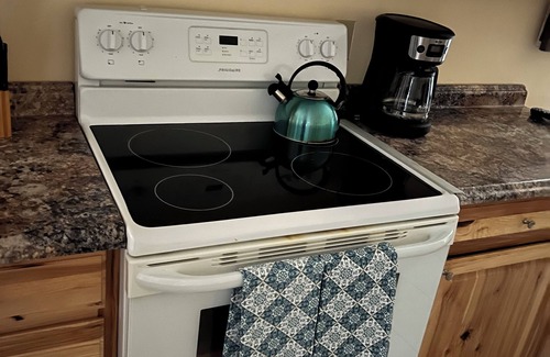 Hico Casa | 4-bedroom home: hot tub surrounded by woods near New River Gorge & Summersville