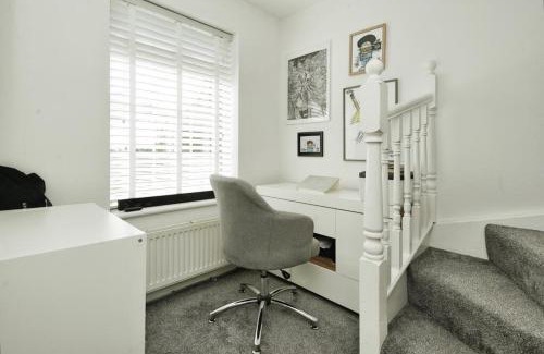 Brighton Casa | 4 Bedroom Home In Brighton With Hot Tub