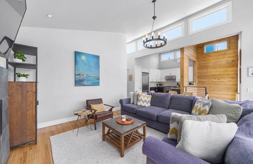 Capitola Casa | 4 bedroom home in Capitola Village, free parking!