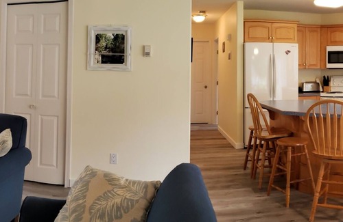 Canoe Casa | Casa de 4 dormitorios en el shuswap, Cerca de la playa de Canoa!