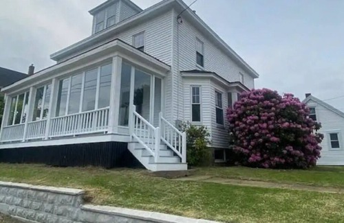 Somersworth Casa | 4-bedroom home near Berwick/Portsmouth (beaches, shopping, trails and more)!