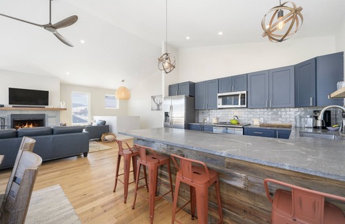 Tabernash Casa | 4 bedroom home, pet friendly, private outdoor hot tub