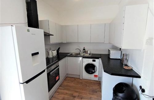 East Ham Casa | 4 Bedroom House 8min walk to EastHam Station