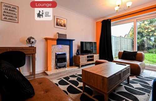 Gloucester Casa | 4 Bedroom House By Littlepiggyrentals Short Lets & Serviced Accommodation Gloucester With Free Wi-Fi