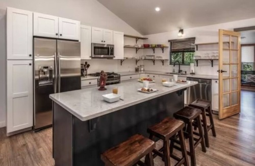 Alto Casa | 4 Bedroom House/Cabin - Sleeps 10