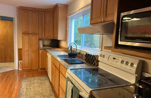Midland Casa | 4-bedroom house close to all midland has to offer can sleep up to 11 guests.