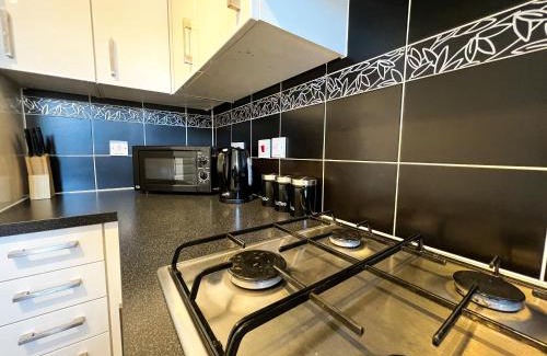 Ipswich Casa | 4 Bedroom house for Contractors,family,free parking,study,internet in ipswich