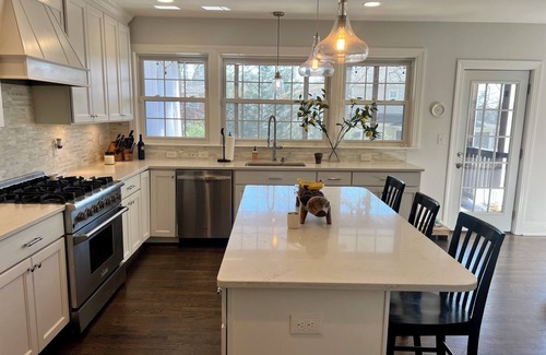 Yorktown Casa | 4-bedroom house in charming North Arlington with WiFi, AC. Book now
