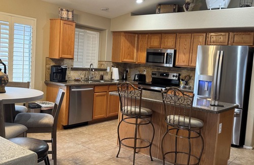 Coronado Ranch Casa | 4-bedroom house in charming Gilbert with heated swim pool and golfing trilogy