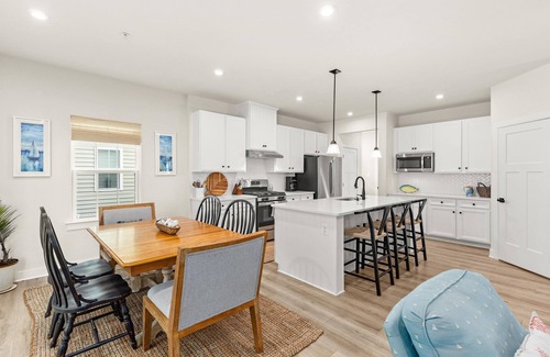 Assateague Pointe Casa | 4-bedroom house in charming Berlin with 2 pools, Fishing pier, and fitness room