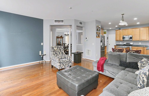 Lorton Casa | 4-bedroom house in charming Lorton