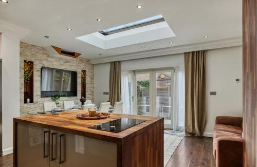 Turnham Green Apartamento | 4 Bedroom House in Chiswick- Elegance & Serenity