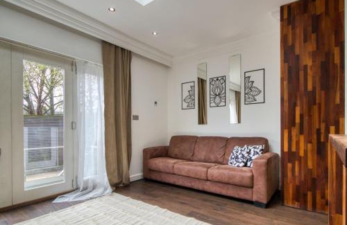 Turnham Green Apartamento | 4 Bedroom House in Chiswick- Elegance & Serenity