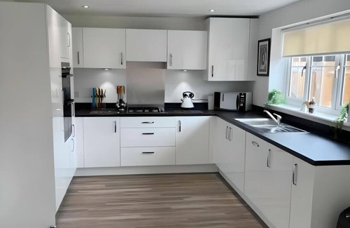 Southampton Casa | 4-bedroom house in prime location