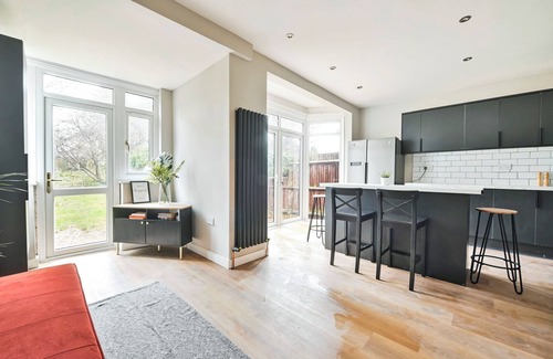 Kidbrooke with Hornfair Casa | 4 BedRoom house in Greenwich