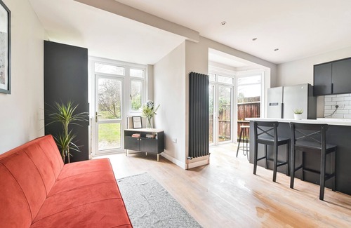 Kidbrooke with Hornfair Casa | 4 BedRoom house in Greenwich