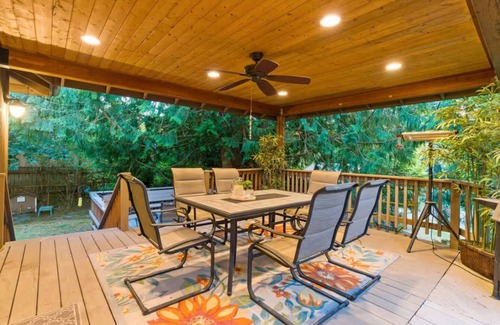 Hillsboro Casa | 4-bedroom house in serene Hillsboro with fitness room, AC
