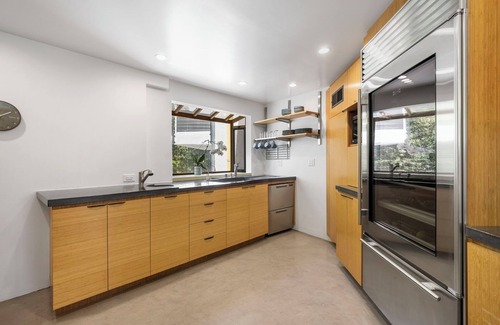 Sherman Oaks Casa | 4 Bedroom house in Studio City near Hollywood long term only