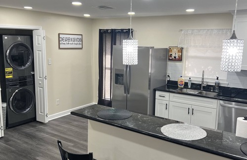Pontchartrain Park Casa | 4-bedroom house in fabulous New Orleans with AC, Wi-Fi