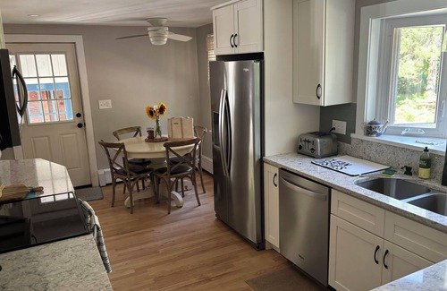 Scarborough Casa | 4-bedroom house in Scarborough with fully equipped kitchen, WiFi, near beaches..