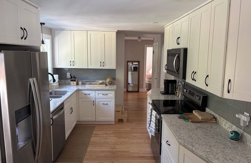 Scarborough Casa | 4-bedroom house in Scarborough with fully equipped kitchen, WiFi, near beaches..