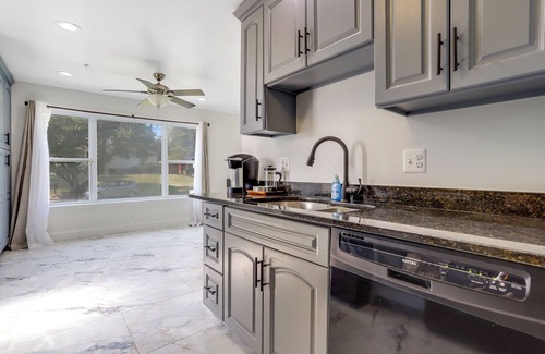 Camp Springs Casa | 4-bedroom house in awesome Temple Hills with AC, WiFi. Enjoy your stay