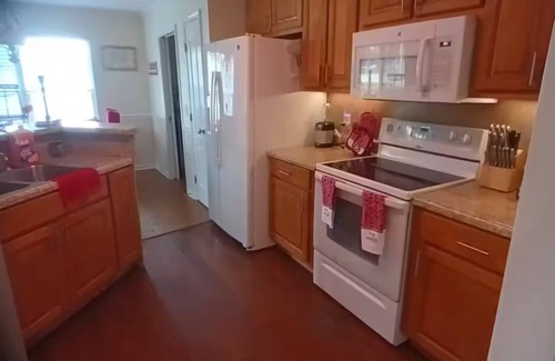 Lascassas Casa | 4-bedroom house in wonderful Lascassas with AC, fitness room, furnished