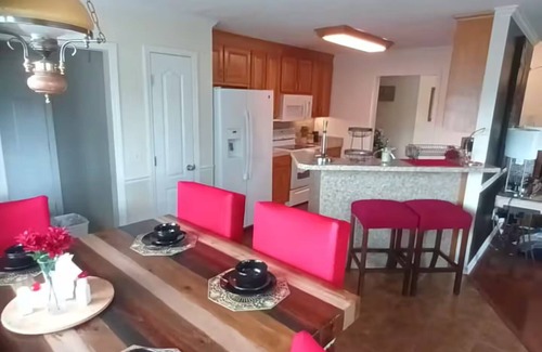 Lascassas Casa | 4-bedroom house in wonderful Lascassas with AC, fitness room, furnished