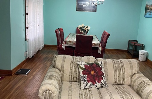Cheektowaga Casa | 4 bedroom house only 3 minutes away from the Galleria mall