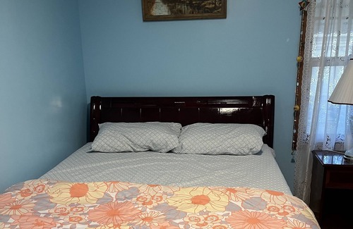 Cheektowaga Casa | 4 bedroom house only 3 minutes away from the Galleria mall