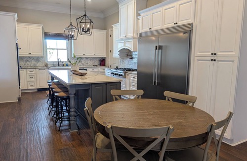Denham Springs Casa | 4-bedroom house in peaceful Greystone Golf and Country Club