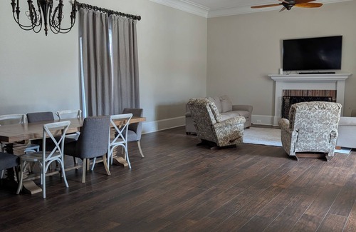 Denham Springs Casa | 4-bedroom house in peaceful Greystone Golf and Country Club